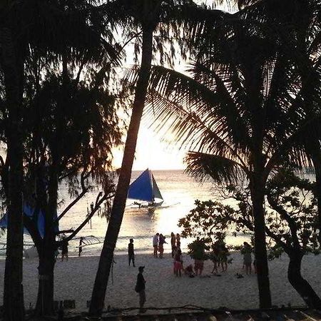 Queen\'S Beach Resort Manoc-Manoc エクステリア 写真