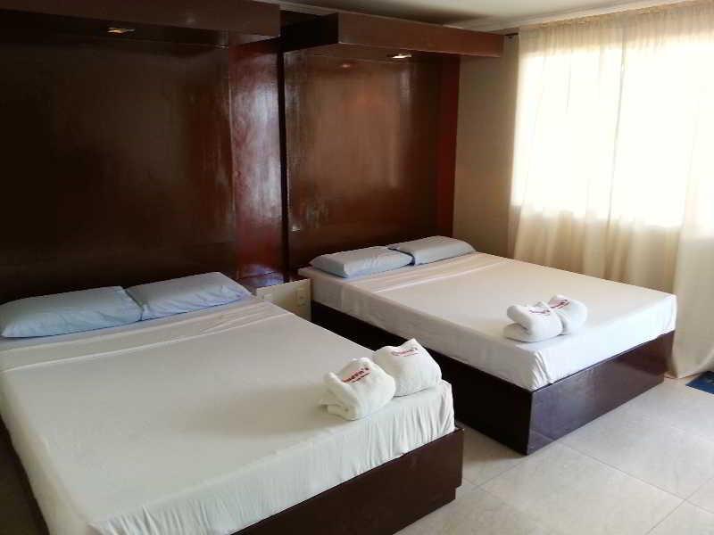 Queen\'S Beach Resort Manoc-Manoc エクステリア 写真