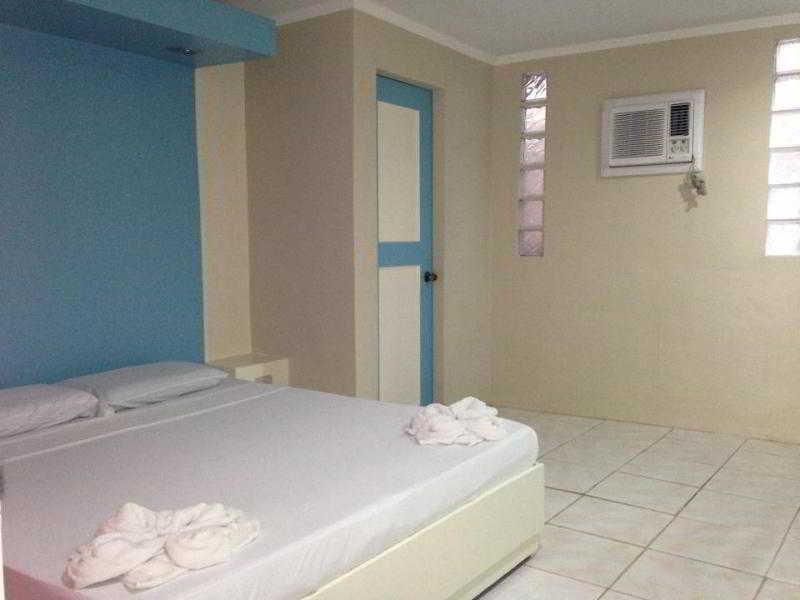 Queen\'S Beach Resort Manoc-Manoc エクステリア 写真